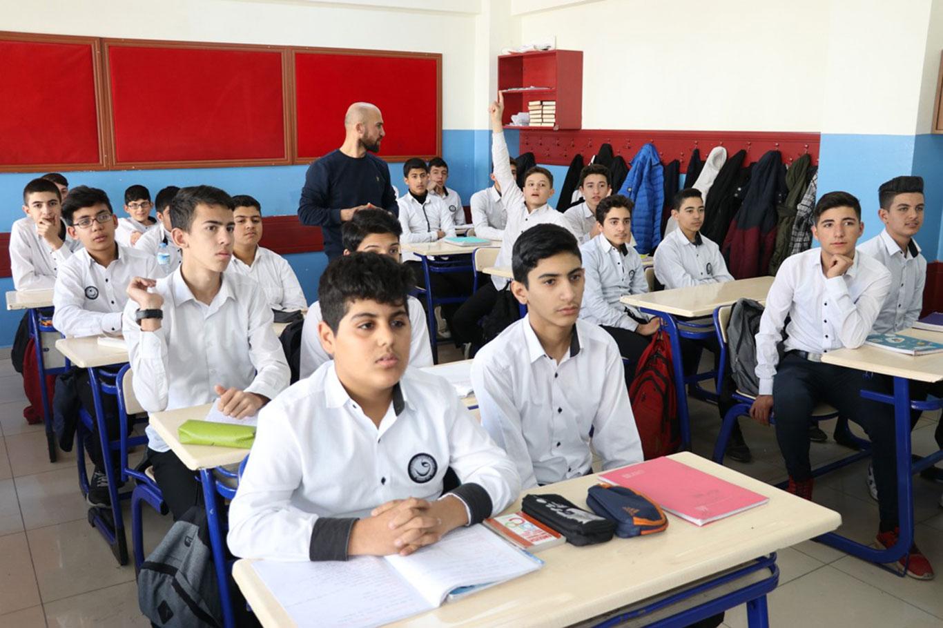 Eğitimciler ve öğrenciler sınıf tekrarı kararını değerlendirdi